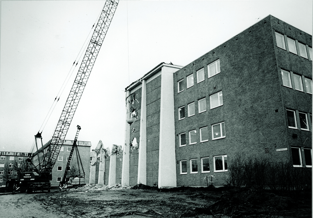 In 1984, this laboratory was demolished to make room for extensions of the Department of Electrical Engineering buildings - the current ELA complex.
