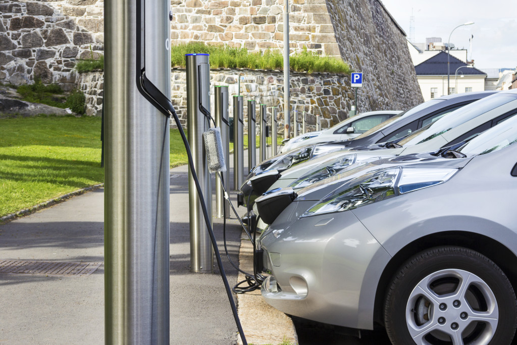 electric cars charging, Photo: shutterstock